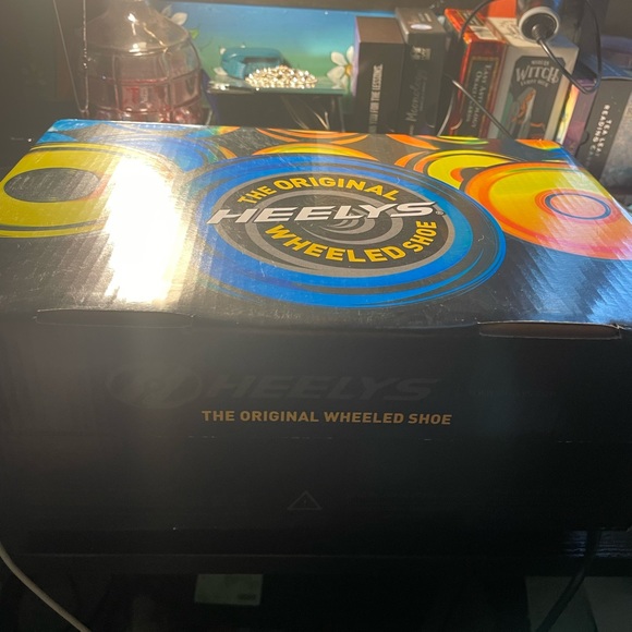 Girls Heelyes - Picture 3 of 4